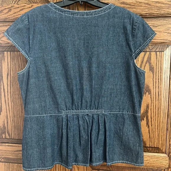 Access cap sleeve denim top with white topstitching - Picture 3 of 5